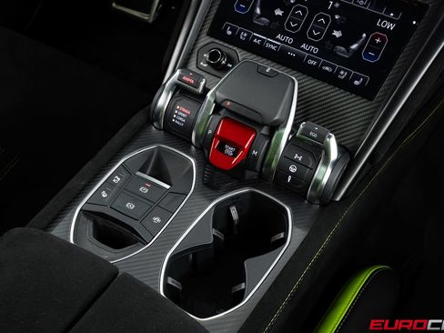 Used 2023 Lamborghini Urus Performante AWD/4WD image 36