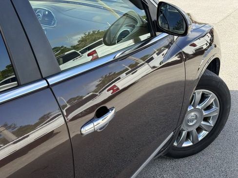 Used 2015 Buick Enclave Leather image 9