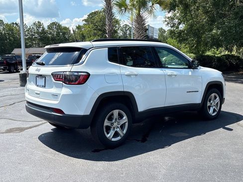 Used 2024 Jeep Compass Latitude AWD/4WD image 27