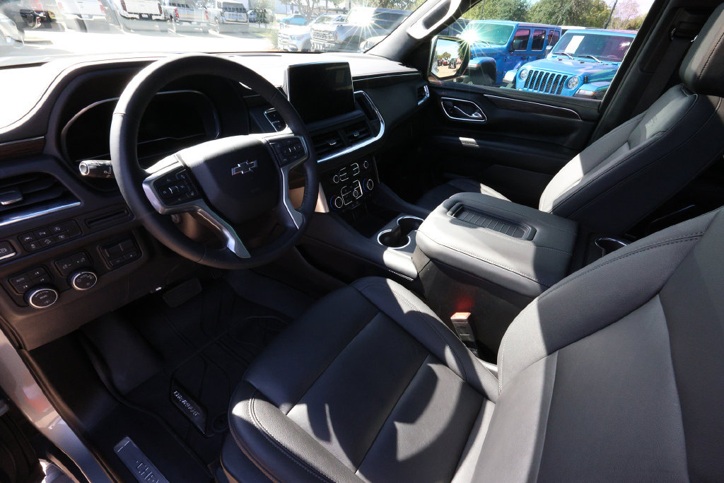 Used 2023 Chevrolet Tahoe Z71 w/ Z71 Off-Road Package AWD/4WD image 20
