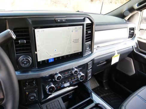 Used 2025 Ford F450 Platinum w/ FX4 Off-Road Package image 9