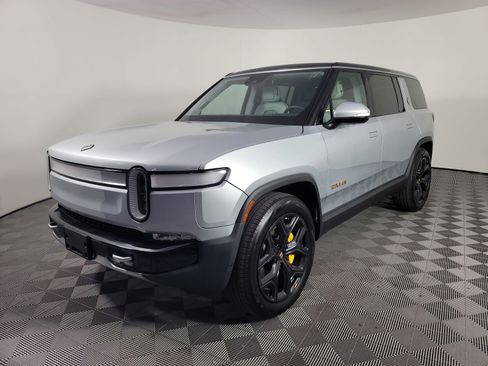 Used 2024 Rivian R1S Adventure image 1