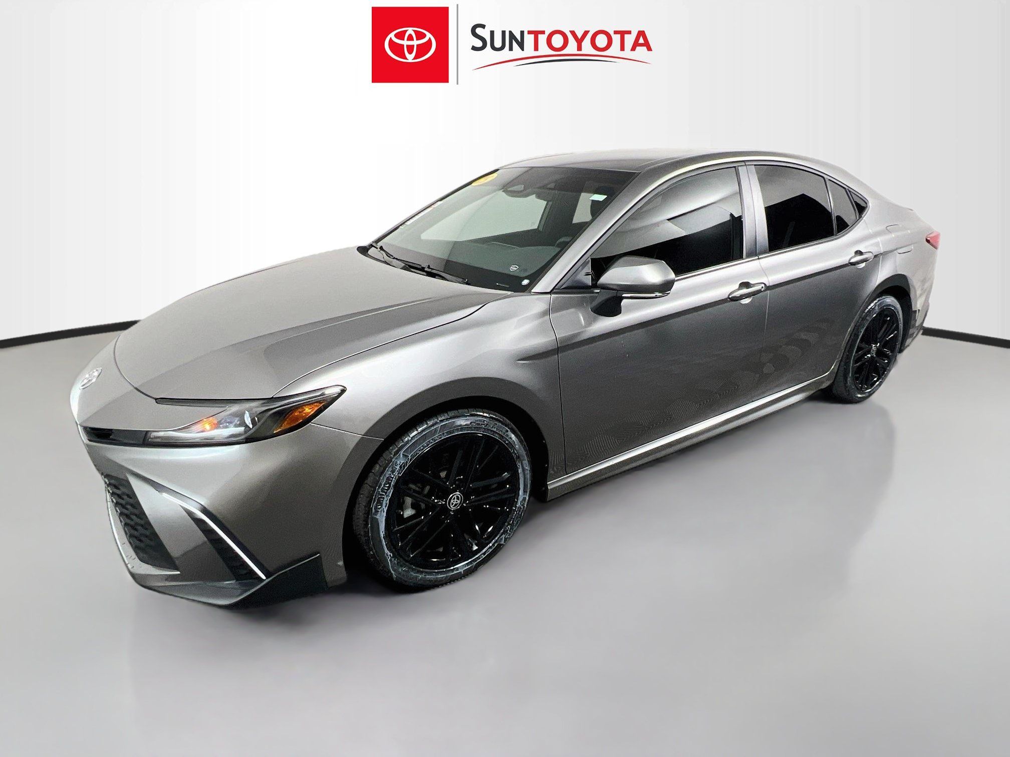 Used 2025 Toyota Camry SE w/ Convenience Package FWD image 9