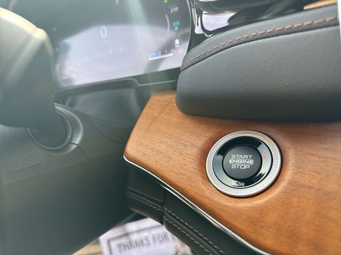 Used 2024 Jeep Grand Cherokee Summit image 19