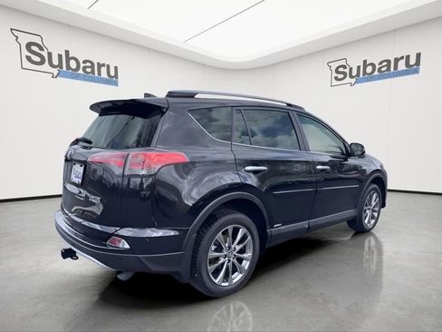 Used 2018 Toyota RAV4 Limited w/ Carpet Mat Package image 7