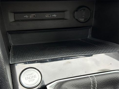 Certified 2023 Volkswagen Taos SE w/ Black Wheel Package image 41