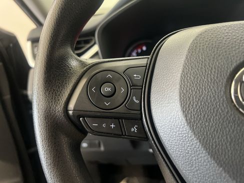 Used 2024 Toyota RAV4 XLE FWD image 33