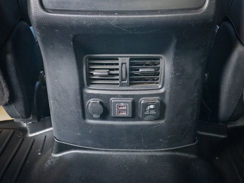 Used 2021 Nissan Titan SV w/ SV Convenience Package AWD/4WD image 32