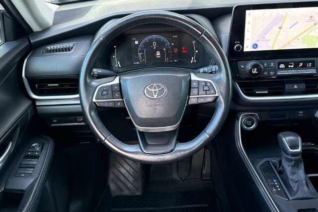 Used 2024 Toyota Grand Highlander AWD image 18
