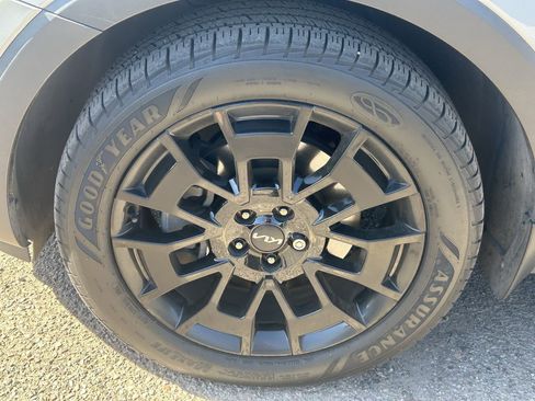 Used 2022 Kia Telluride SX w/ SX Prestige Package AWD/4WD image 7