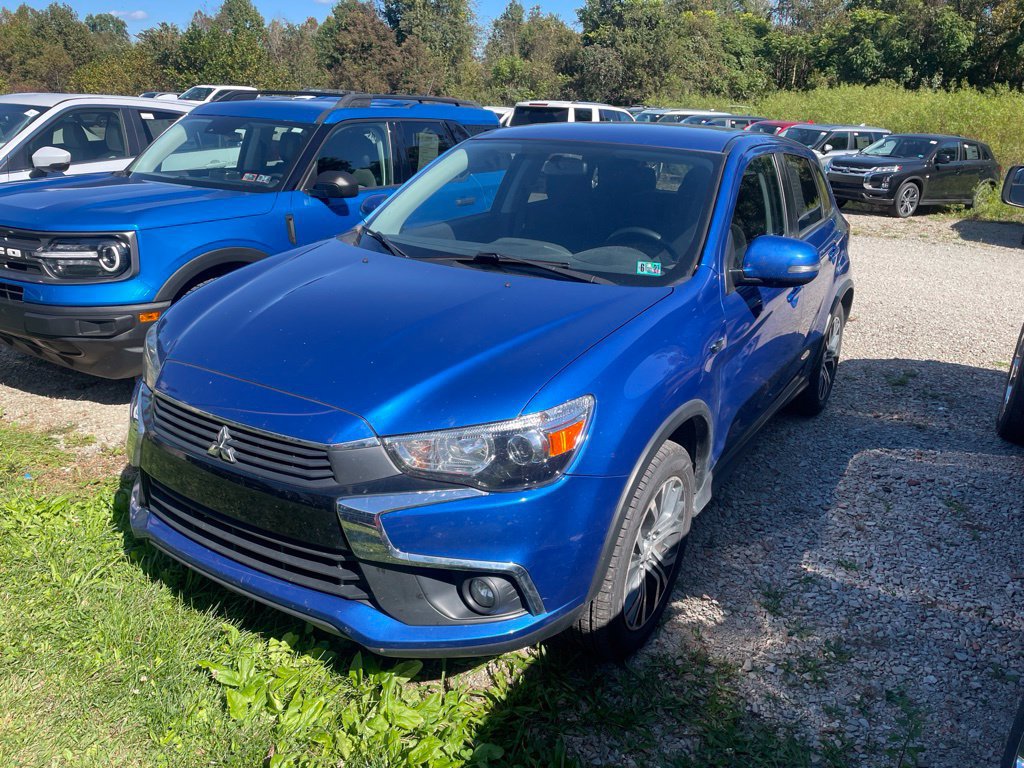 Used 2017 Mitsubishi Outlander Sport SE AWD/4WD image 3