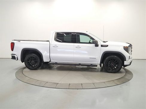 Used 2023 GMC Sierra 1500 Elevation image 9