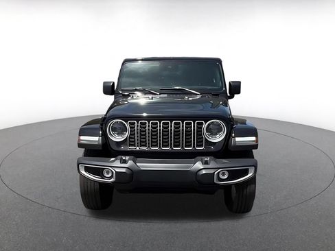 Used 2025 Jeep Wrangler Unlimited Sahara AWD/4WD image 2