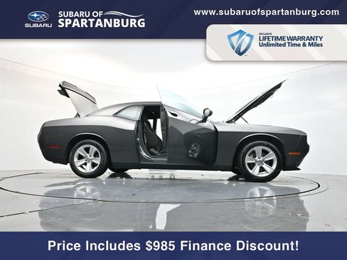 Used 2023 Dodge Challenger SXT image 39