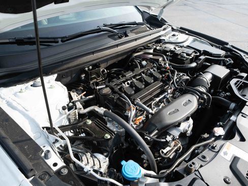 Used 2025 Honda Accord SE image 31