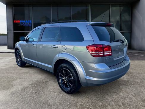 Used 2018 Dodge Journey SE w/ Blacktop Package image 3