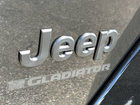New 2026 Jeep Gladiator Sport AWD/4WD image 9