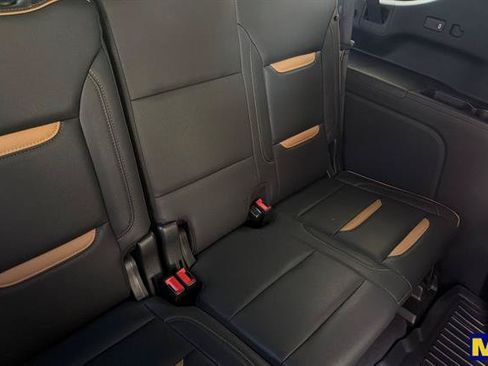 Used 2023 GMC Yukon XL AT4 w/ AT4 Premium Package AWD/4WD image 19