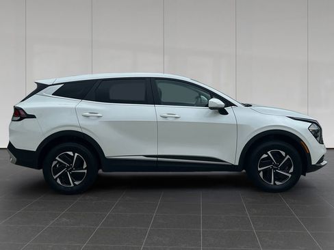 Used 2023 Kia Sportage LX AWD/4WD image 6