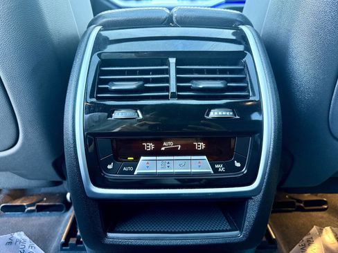 Used 2021 BMW X5 xDrive40i w/ M Sport Package image 38