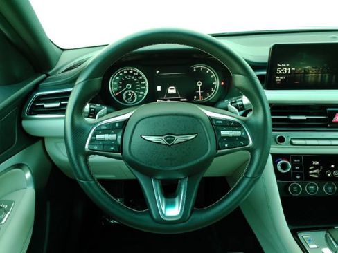 Used 2025 Genesis G70 2.5T image 34