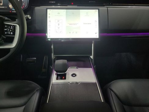 New 2025 Land Rover Range Rover Long Wheelbase SE image 26