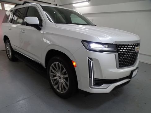 Certified 2022 Cadillac Escalade Premium Luxury AWD/4WD image 1