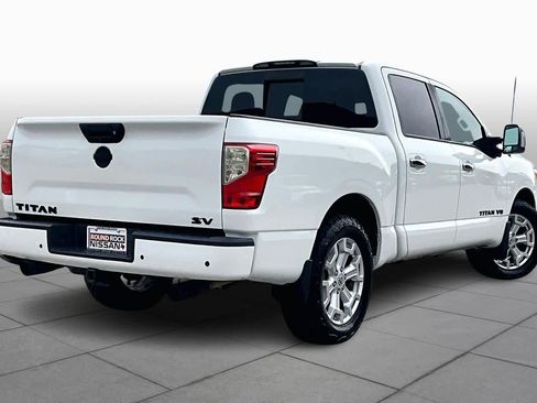 Used 2020 Nissan Titan SV w/ SV Convenience Package image 12