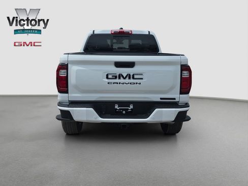 New 2026 GMC Canyon Elevation w/ LPO, Black Badging Package AWD/4WD image 16