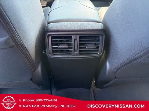 Used 2019 Nissan Rogue SV w/ Premium Package FWD image 31