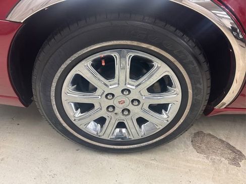 Used 2009 Cadillac DTS Base w/ Trunk Convenience Package image 16