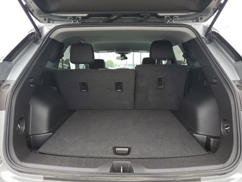 Used 2025 Chevrolet Blazer LT FWD image 7