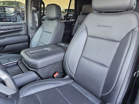 Used 2024 GMC Yukon Denali image 17