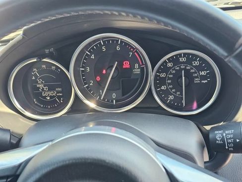 Used 2016 MAZDA MX-5 Miata Club RWD image 26