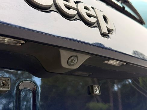 Used 2018 Jeep Grand Cherokee High Altitude AWD/4WD image 11