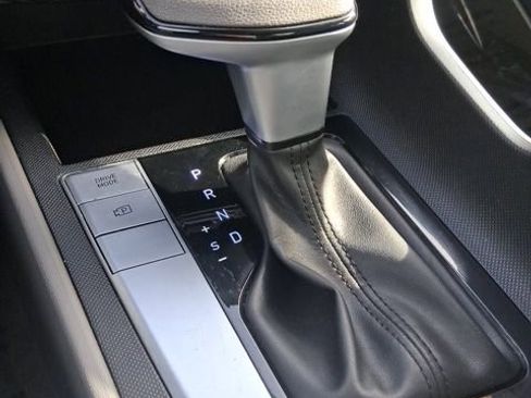 Used 2024 Hyundai Elantra SEL image 28