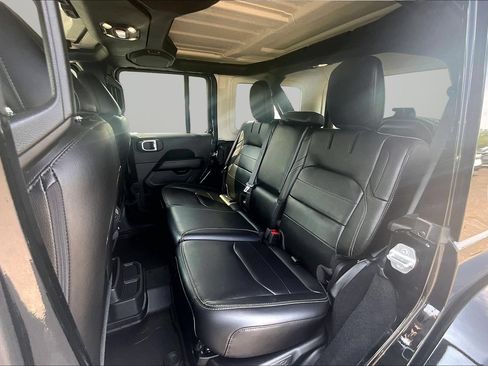 Used 2021 Jeep Wrangler Unlimited Sahara w/ Cold Weather Group AWD/4WD image 23