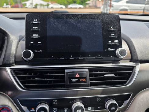 Used 2018 Honda Accord LX image 18