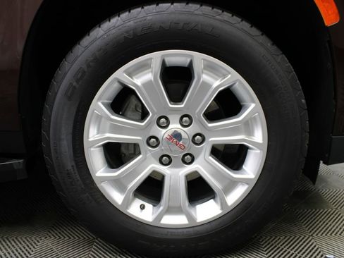 Used 2023 GMC Yukon XL SLT AWD/4WD image 10