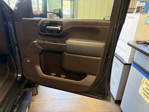 Used 2022 GMC Sierra 3500 Denali AWD/4WD image 25