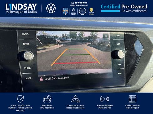 Certified 2022 Volkswagen Taos SEL w/ Panoramic Sunroof Package image 18