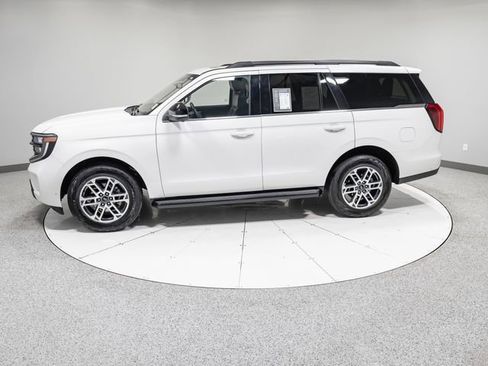 Used 2025 Ford Expedition Active AWD/4WD image 37