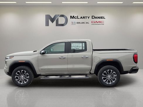 New 2026 GMC Canyon Denali image 3