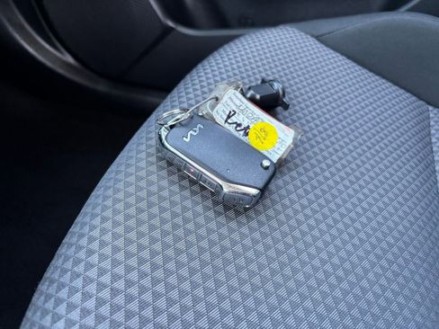 Used 2025 Kia Soul LX w/ LX Technology Package image 21