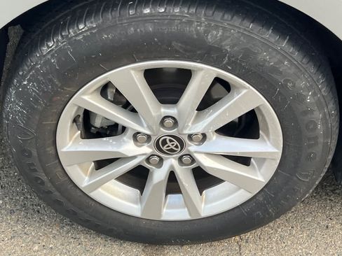 Used 2025 Toyota Camry LE image 17