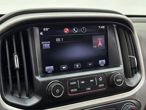 Used 2015 GMC Canyon SLT image 17