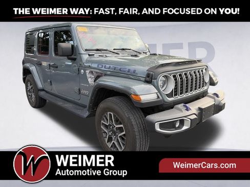 Used 2024 Jeep Wrangler Unlimited Sahara w/ Technology Group AWD/4WD image 3