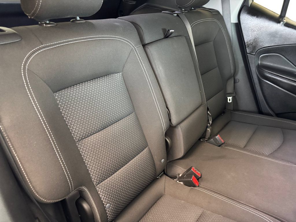 Used 2024 GMC Terrain SLE AWD/4WD image 18