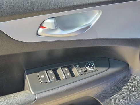 Certified 2023 Kia Forte LXS w/ LXS Technology Package FWD image 11