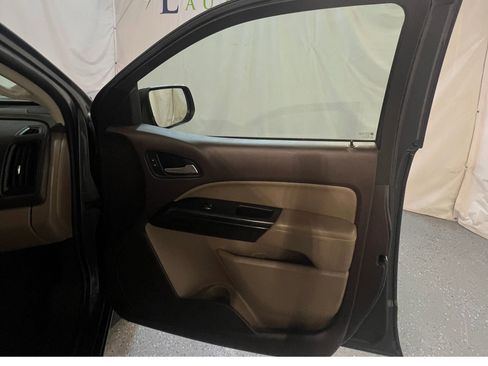 Used 2017 GMC Canyon SLT w/ Driver Alert Package image 15